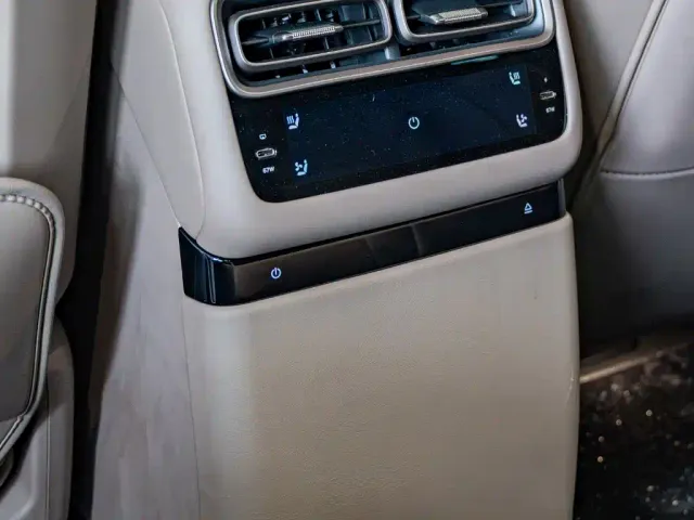 Li Auto i6 — Фото автомобиля 9