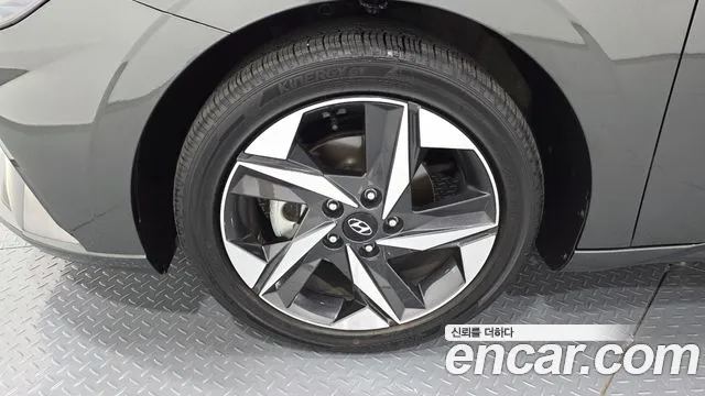 Hyundai AVANTE — Фото автомобиля 4