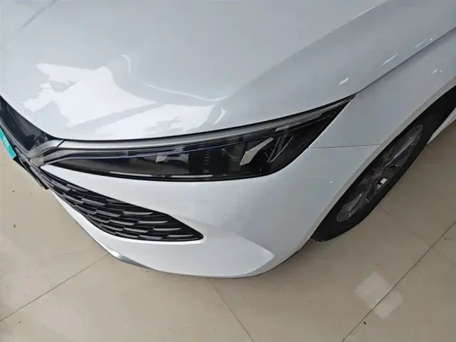 BYD Qin L — Фото автомобиля 23