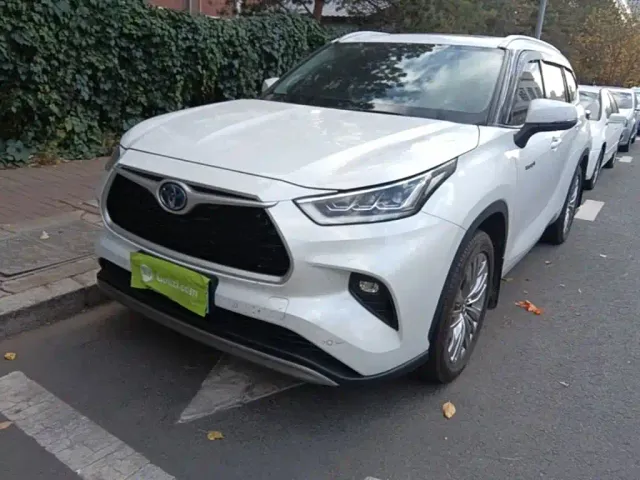 Фотография автомобиля — Toyota Highlander