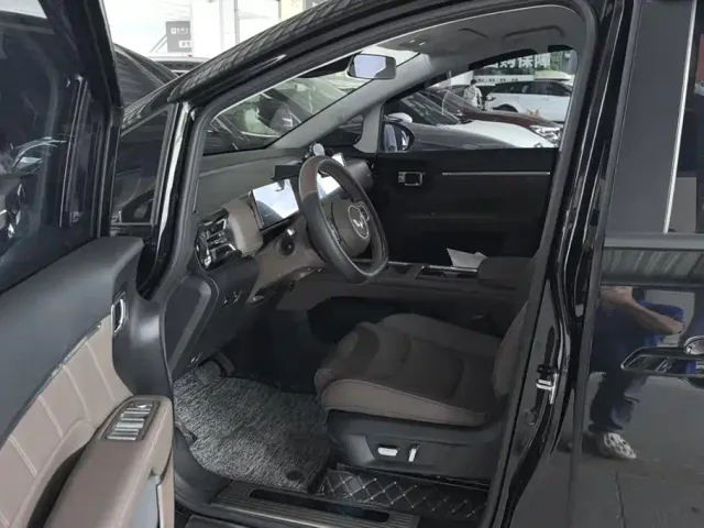 Wuling Starlight 730 — Фото автомобиля 9