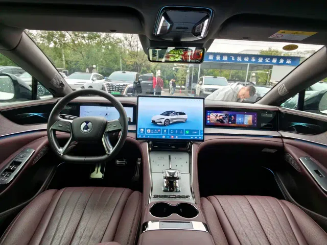 Denza Z9GT — Фото автомобиля 16