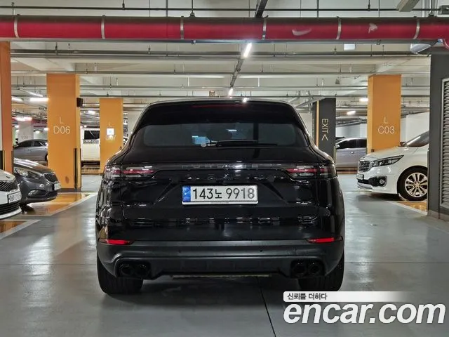 Porsche Cayenne — Фото автомобиля 5