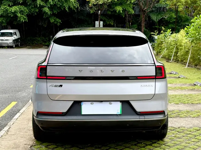 Volvo XC70 Plug-in Hybrid — Фото автомобиля 18