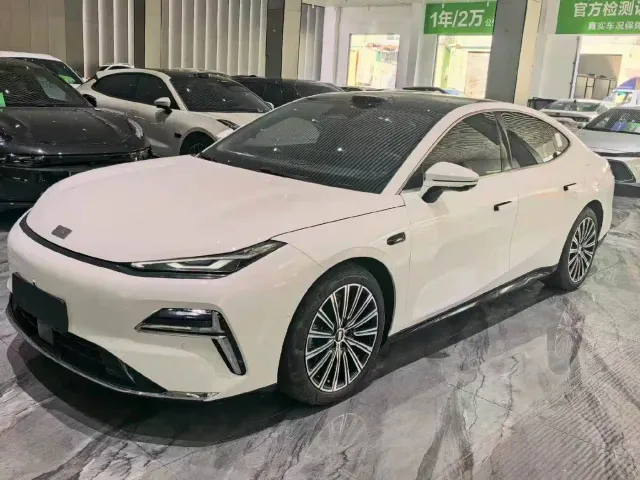 Фотография автомобиля — Geely Galaxy Xingyao 8