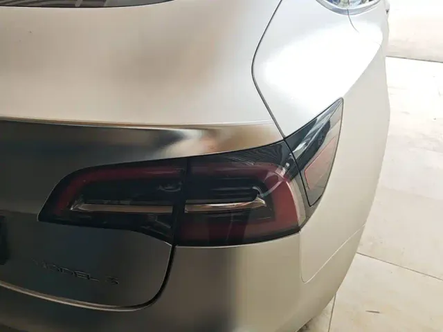 Tesla Model 3 — Фото автомобиля 7