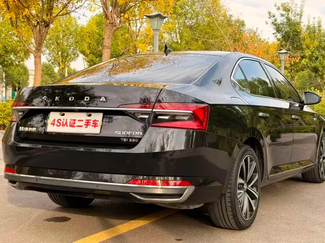Skoda Superb — Фото автомобиля 10