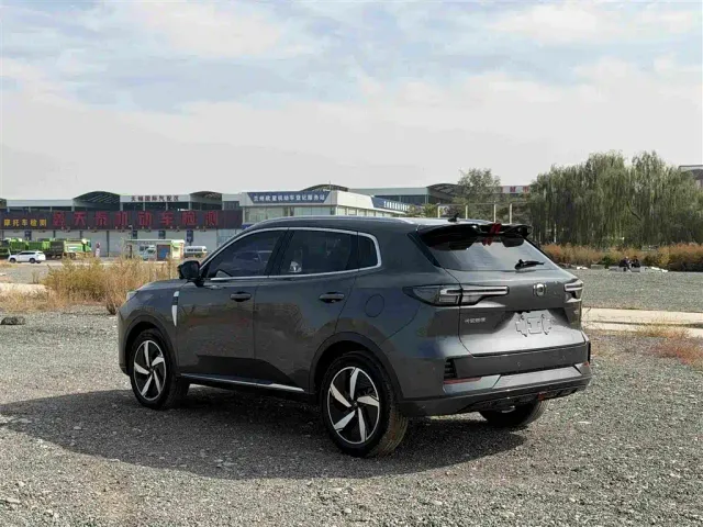 Changan Qiyuan Q05 — Фото автомобиля 6