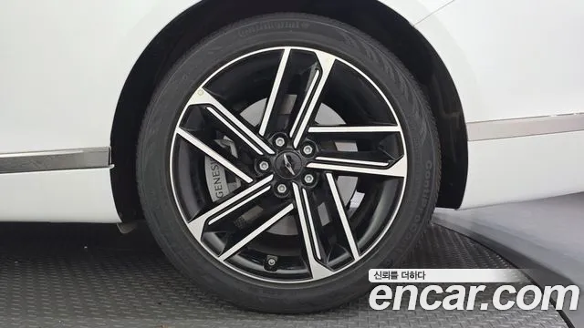 Genesis G80 Бензин 2.5 турбо AWD — Фото автомобиля 19