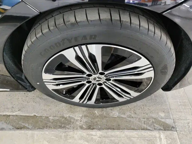 Mercedes-Benz EQS — Фото автомобиля 13