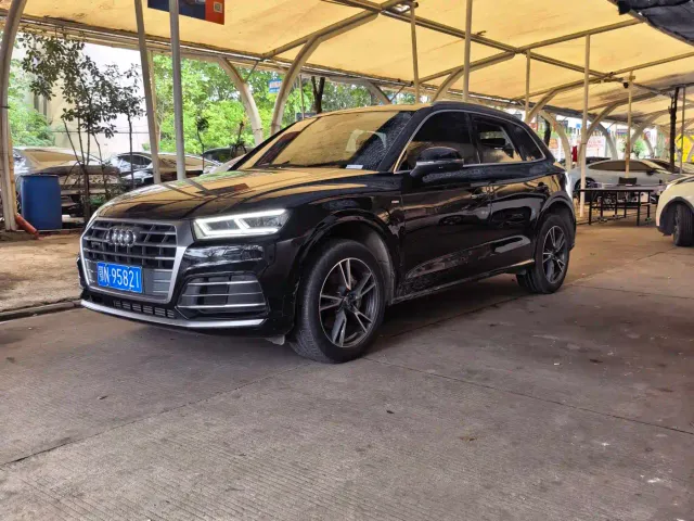 Фотография автомобиля — Audi Q5L