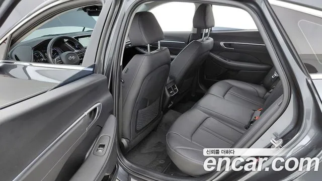Hyundai Sonata — Фото автомобиля 12