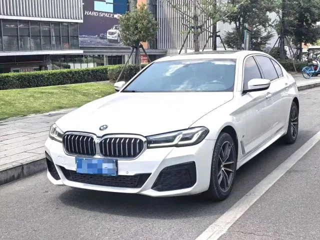 Фотография автомобиля — BMW 5 Series