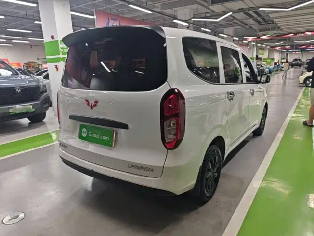 Wuling Hongguang — Фото автомобиля 6