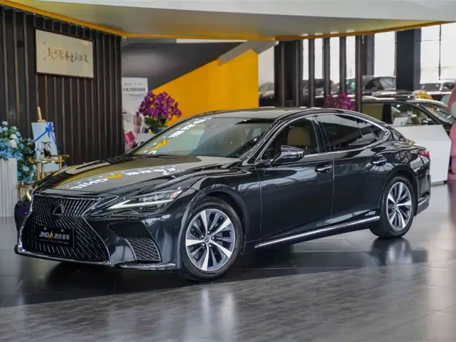 Фотография автомобиля — Lexus LS