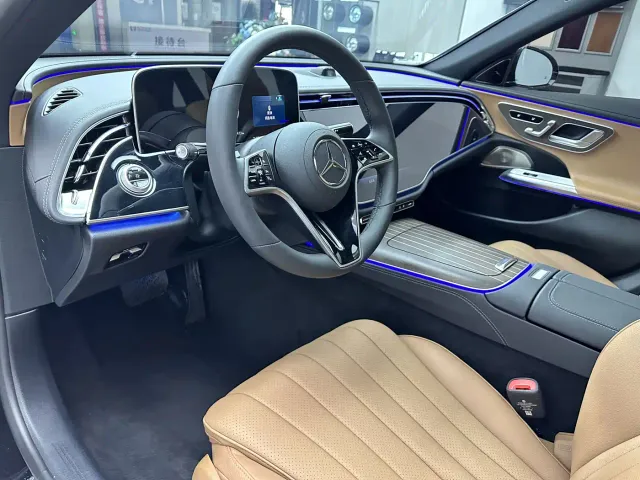 Mercedes-Benz E-Class — Фото автомобиля 11