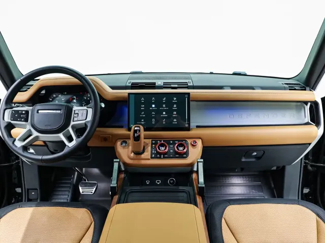 Land Rover Defender — Фото автомобиля 15