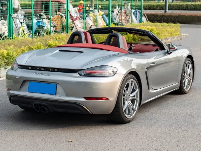 Porsche 718 — Фото автомобиля 12