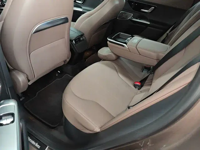 Mercedes-Benz EQE SUV — Фото автомобиля 16