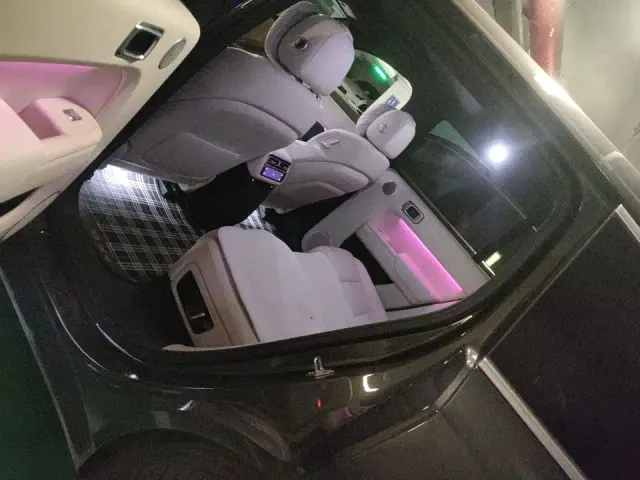 Li Auto L7 — Фото автомобиля 6