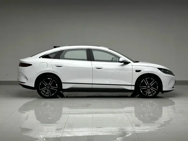 BYD Qin L — Фото автомобиля 8