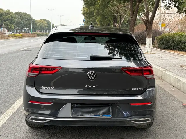 Volkswagen Golf — Фото автомобиля 5