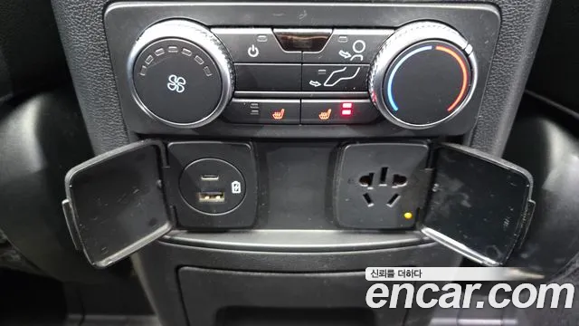 Ford Explorer — Фото автомобиля 12