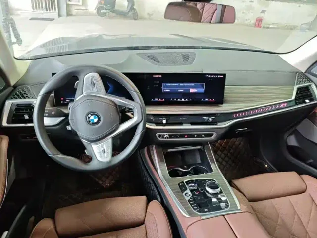 BMW X7 — Фото автомобиля 4