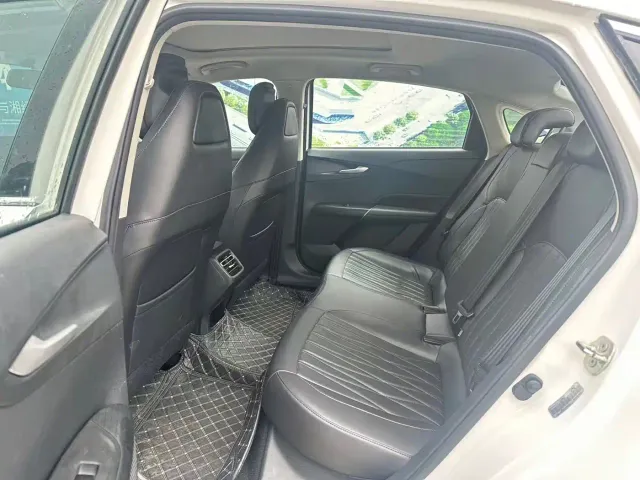 Changan Eado — Фото автомобиля 5