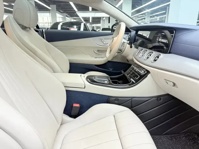 Mercedes-Benz E-Class — Фото автомобиля 17