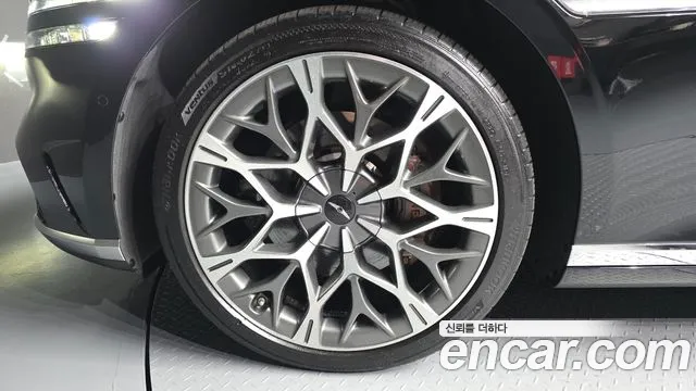 Genesis G90 Бензин 3.5 Turbo e-S/C AWD — Фото автомобиля 5