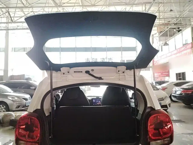 Roewe Clever — Фото автомобиля 18