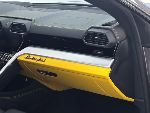 Lamborghini Urus — Фото автомобиля 13