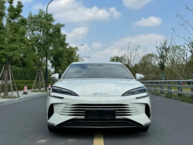 BYD Seal 07 DM-i — Фото автомобиля 3