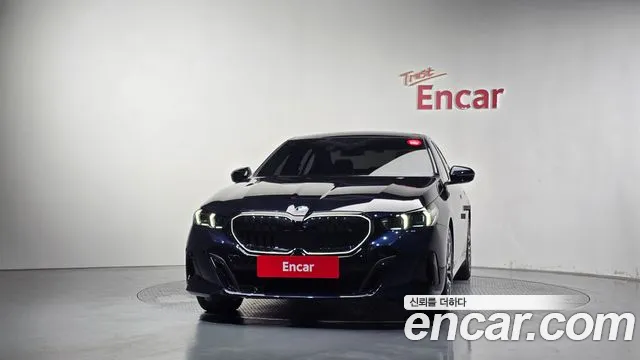 BMW 5 Series G60 — Фото автомобиля 3