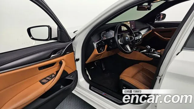 BMW 5 Series G30 — Фото автомобиля 15