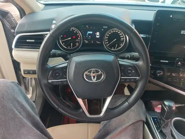 Toyota Camry — Фото автомобиля 10