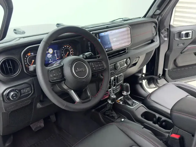 Jeep Wrangler — Фото автомобиля 15