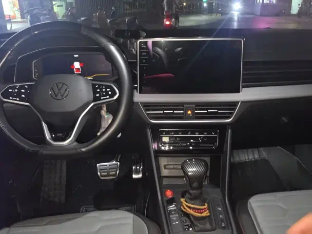 Volkswagen Tiguan X — Фото автомобиля 12