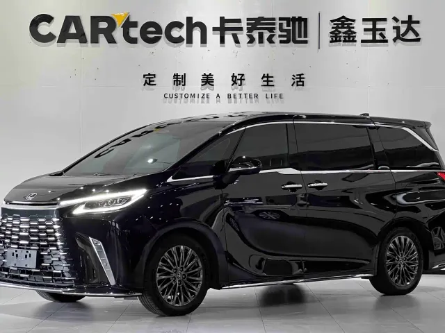 Фотография автомобиля — Lexus LM