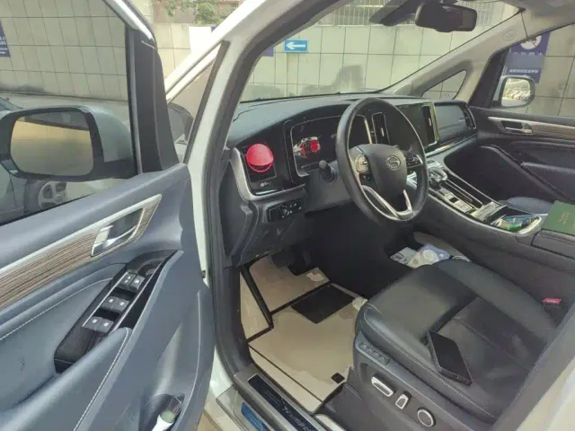 GAC Trumpchi M8 — Фото автомобиля 17