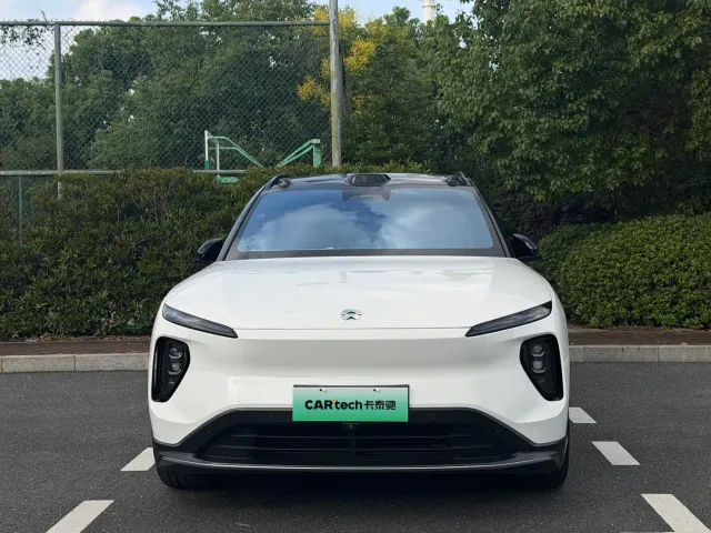 Nio ES6 — Фото автомобиля 16