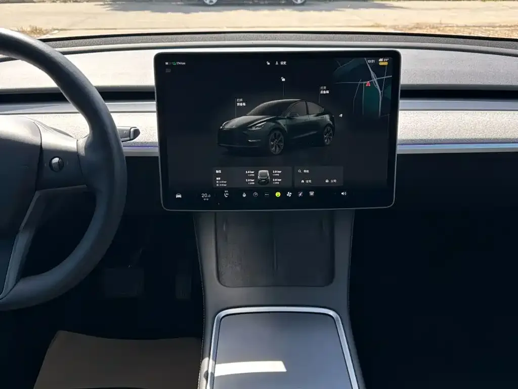 Tesla Model Y 2024 Rear-Wheel Drive Version — Фото автомобиля 21