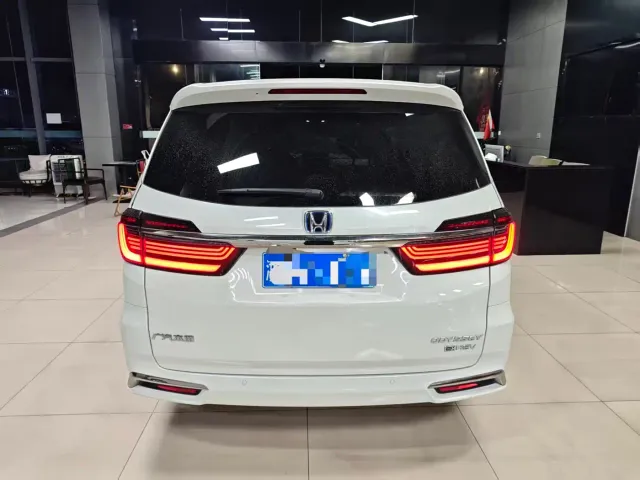 Honda Odyssey — Фото автомобиля 9