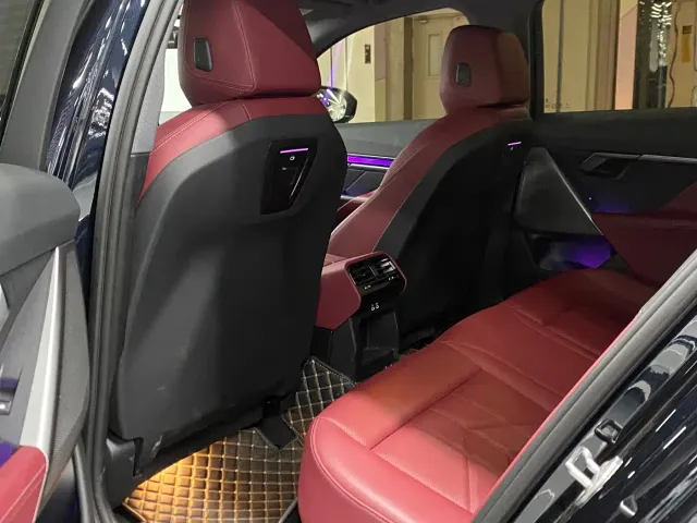 BMW 5 Series — Фото автомобиля 12