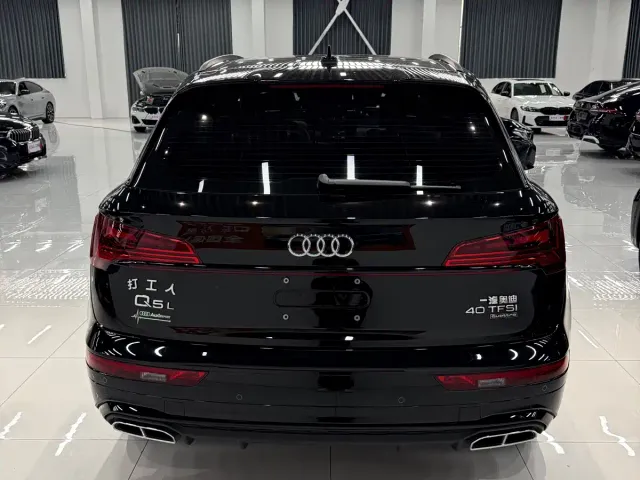 Audi Q5L — Фото автомобиля 7