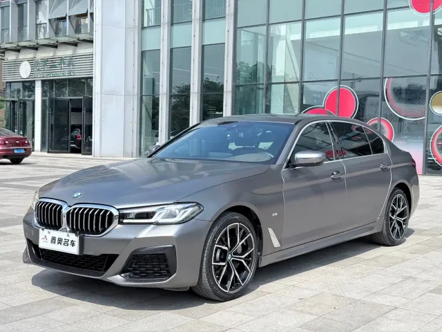 Фотография автомобиля — BMW 5 Series