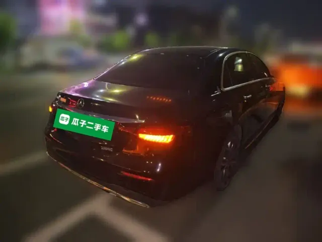 Mercedes-Benz E-Class — Фото автомобиля 4