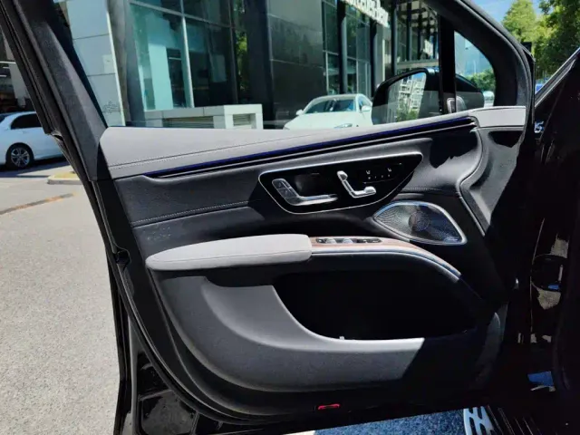 Mercedes-Benz EQS SUV — Фото автомобиля 13