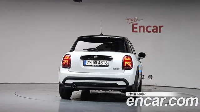 Mini Cooper Cooper 5 дверей Classic — Фото автомобиля 4